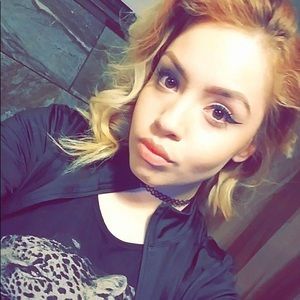 Meet your Posher, Denise